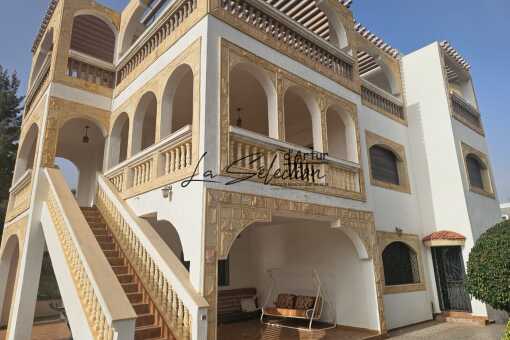 ZU VERKAUFEN - Wunderschöne exklusive Villa in Illigh - Meer- und Bergblick