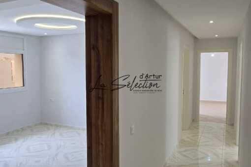 Very large 3 bedroom apartment in the center of Founty for Rent Empty