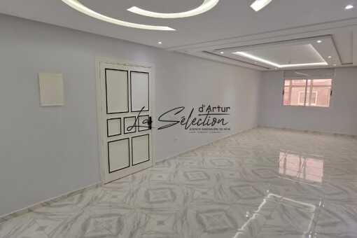Very large 3 bedroom apartment in the center of Founty for Rent Empty
